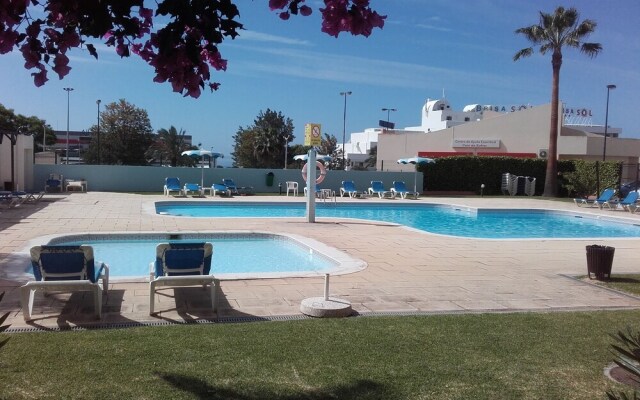 Inviting Duplex 1-bed Apartment in Albufeira Town