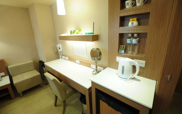 Kindness Hotel - Tainan Chihkan Tower