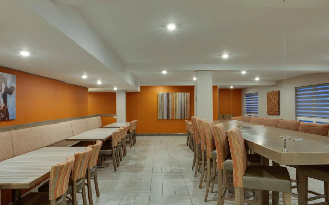 Holiday Inn Express & Suites Fredericton by IHG