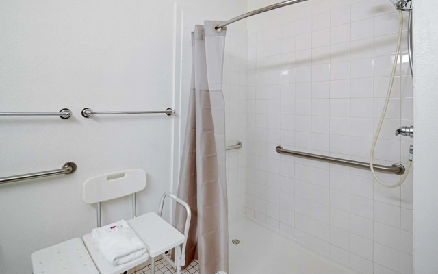 Motel 6 Anchorage, AK - Midtown