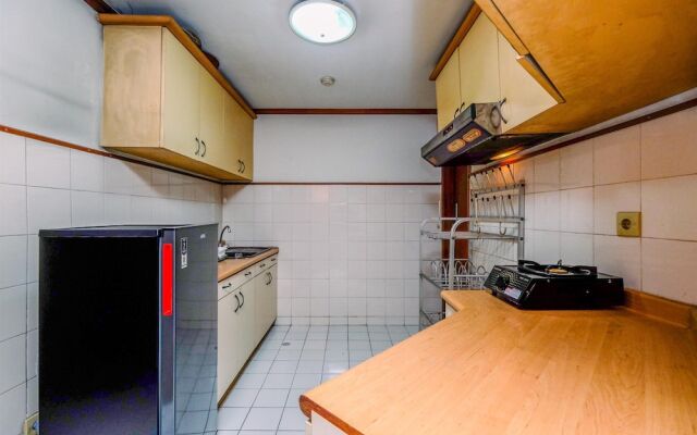 Comfortable And Spacious 3Br Puri Casablanca Apartment