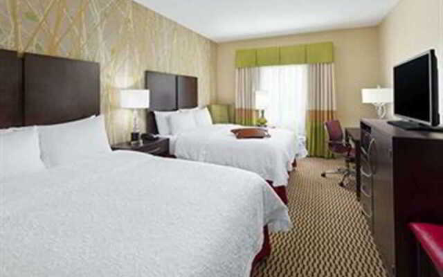 Hampton Inn & Suites Williamsport-Faxon Exit