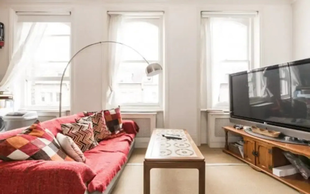 Eson2 - The Kensington Gwendwr Road Lodge