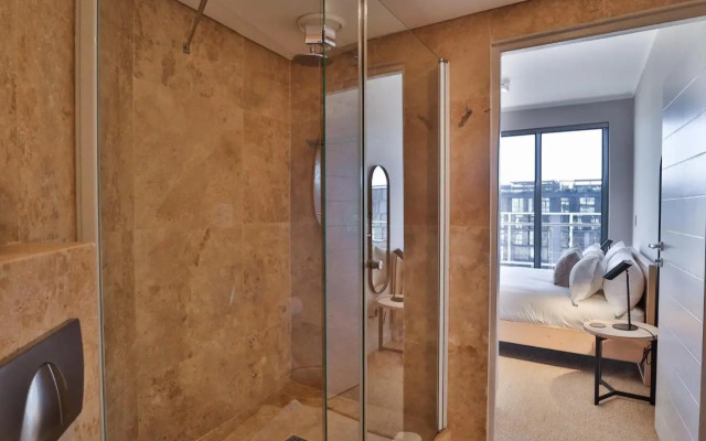 Rockwell 613 by CTHA, Cape Town