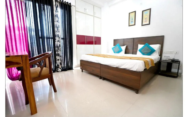 OYO Flagship 70002 Gupta Residency