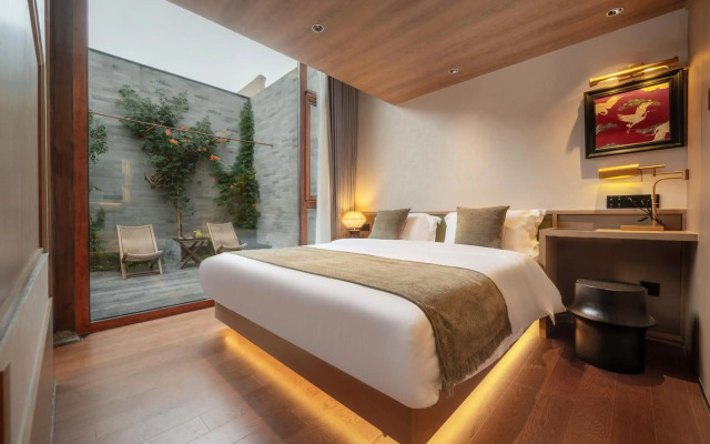 The Classic Courtyard