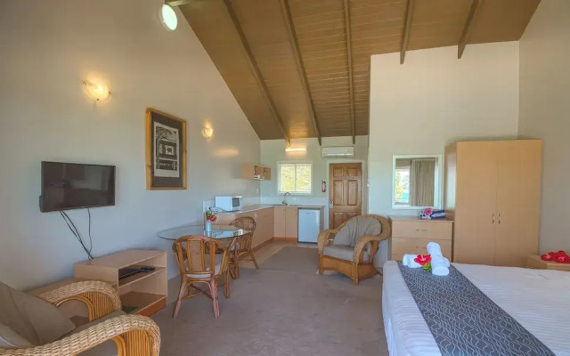 Moana Sands Beachfront Hotel