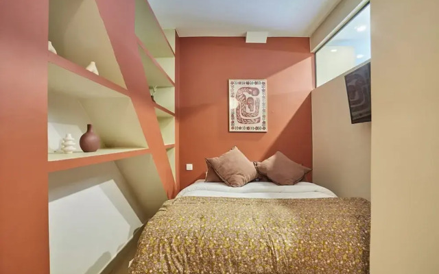 Apartment in the Center of Paris/montmartre