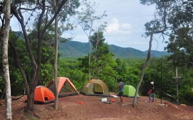 24 Camping & Bar