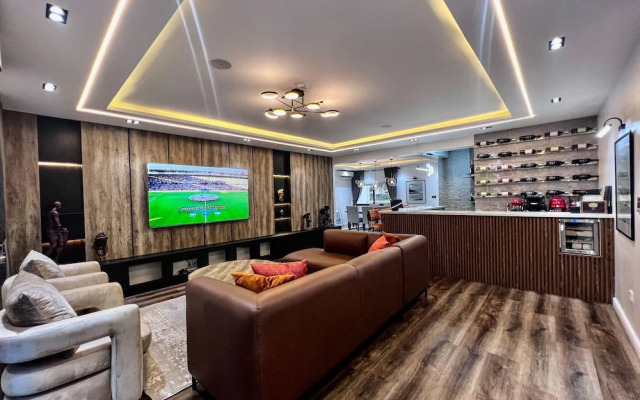 Luxury, Contemporary 4-bed Apartment in Ikoyi