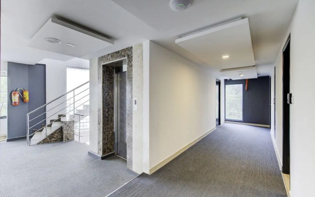 Edition O 30035 Esthell near Malar Hospital