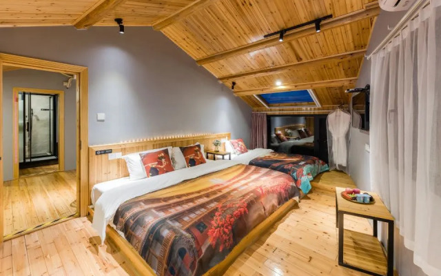 Huasao·1949 Designer Parent-Child Vacation Type Smart Homestay (Nanjing Yunshuiyao Waterwheel Store）