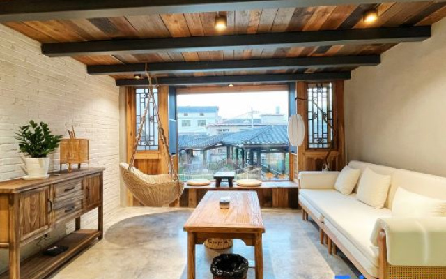 Qiancun Yard Homestay (Qingyan Ancient Town)
