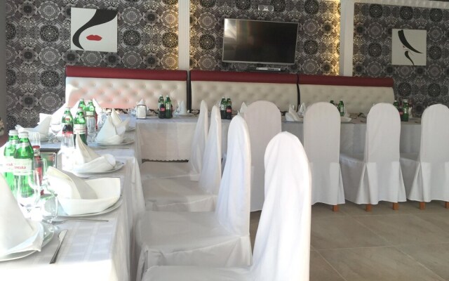 Отель «Эней»