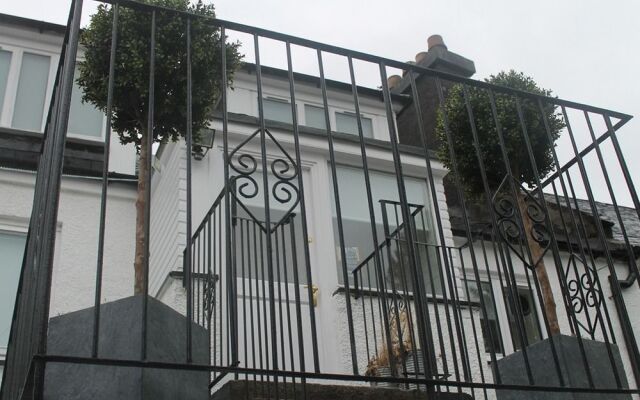 Black Bull with Rooms