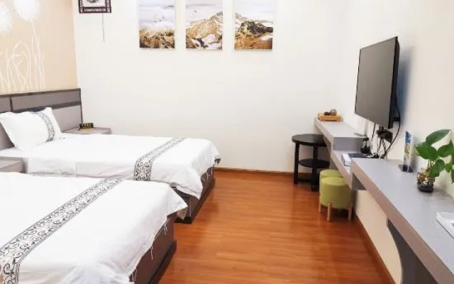 Yuxi Yuhuashi Holiday Hotel