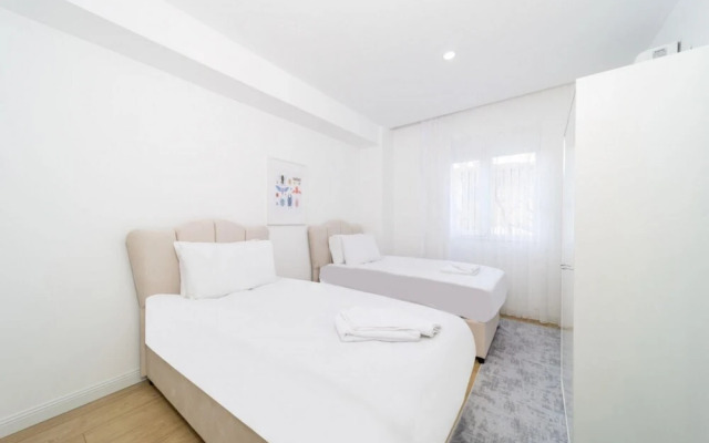 Central Flat Near Popular Attractions in Muratpasa