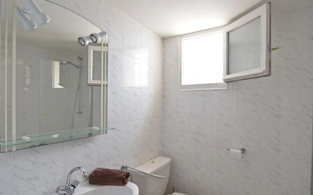 Spacious Villa in Var With Swimming Pool