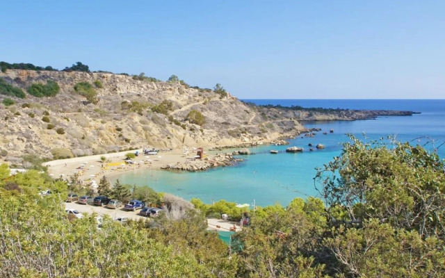 Maris Paralimni in Paralimni