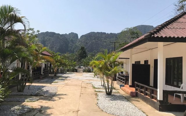 Somsiri Resort Vang Vieng