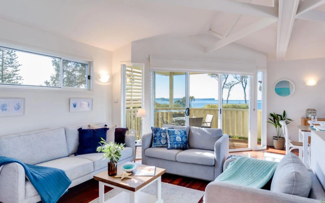 Seascape Cottage at Hyams 4pm Check Out Sundays – Guest Rooms – Hyams Beach