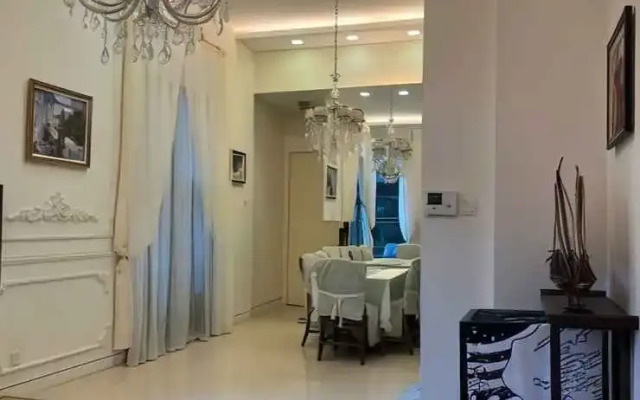 Master Bedroom in 3-bedroom Condo with Pool