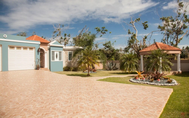 Big vacational house in Isabela