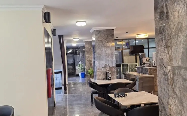 Point Central Hotel