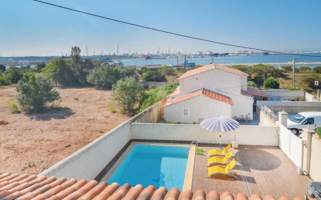 Apartment With 3 Bedrooms in Port-de-bouc, With Wonderful sea View, Shared Pool and Furnished Terrace - 5 km From the Beach