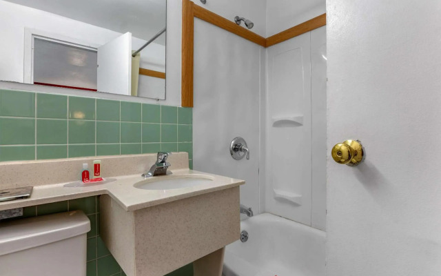 Econo Lodge Lee - Great Barrington