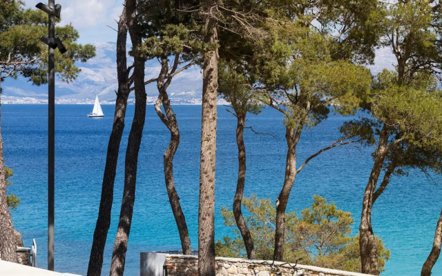 Vale Residence - exclusive & private property by the sea