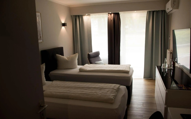 Senator Hotel