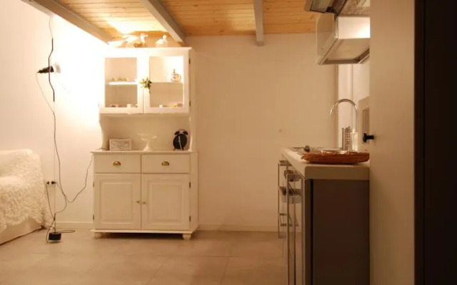 Domenichino Halldis Apartment