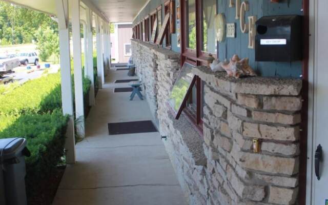Wisconsin-Aire Motel By OYO Random Lake