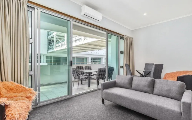 Two Bedroom Waterfront & City Apartment