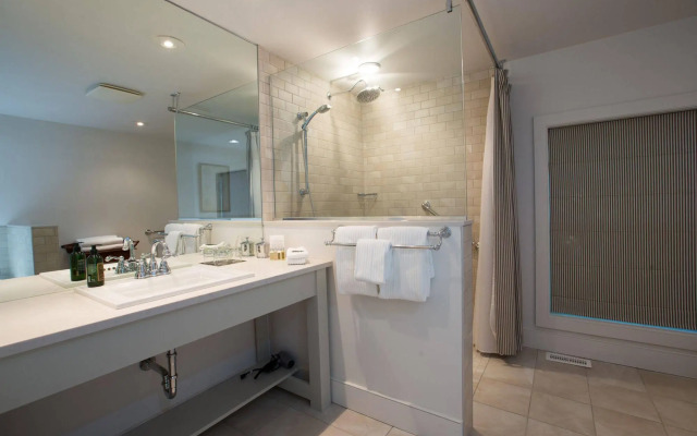 The Little Inn of Bayfield