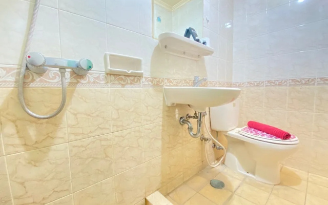 Simply 2BR at Majesty Apartment