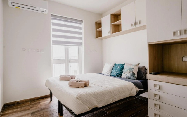 LA88 Bayview Apartment I