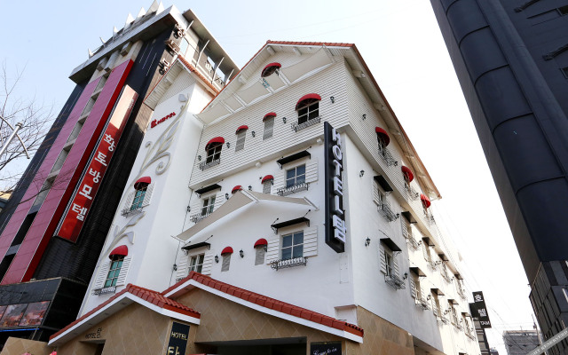 Seongnam Hotel Tom