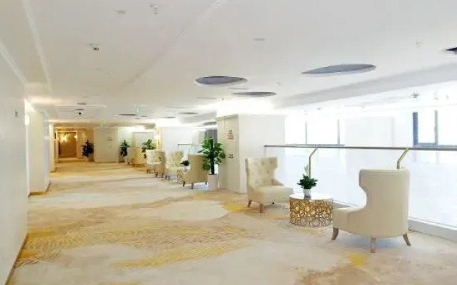 Qionghai Lake View Family Resort
