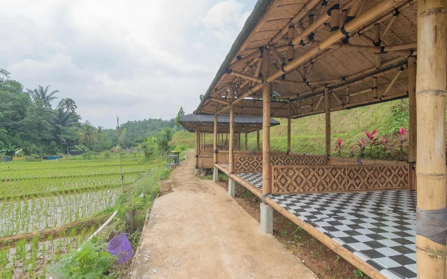 Batu Apung  by RedDoorz