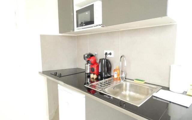 Charmant studio, terrasse privative [Moulin Blanc]