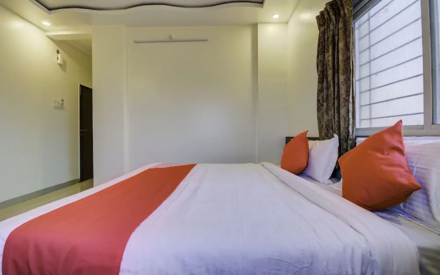 OYO 24125 Hotel Aakash