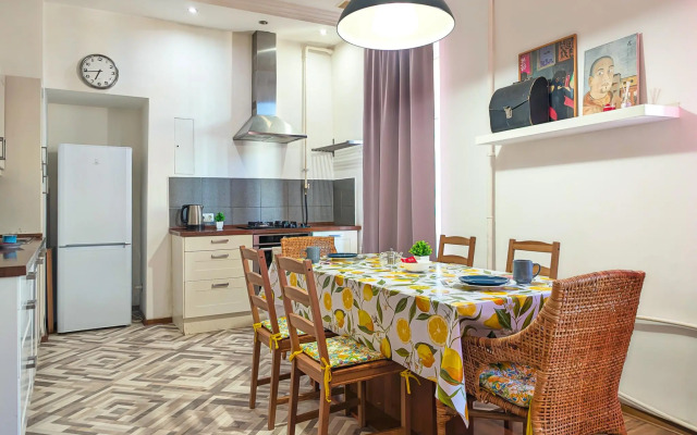Apartments on Nevsky Prospekt 63