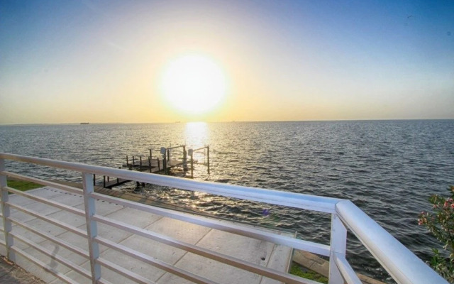 Luxury Florida Villa by RedAwning