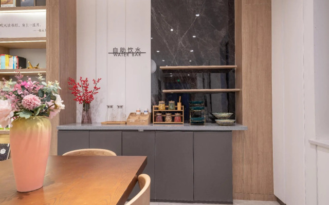 HanTing Hotel (Jinan Yingxiongshan Road Luneng Lingxiu Cheng)