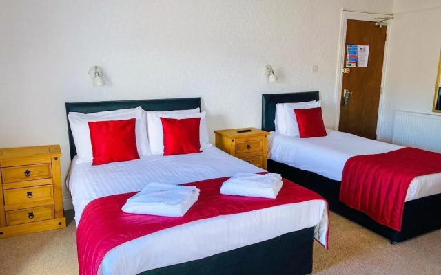 Four Oaks Hotel
