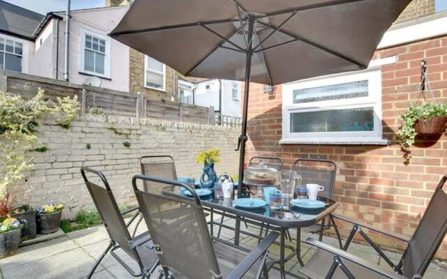 Bright Holiday Home in Broadstairs With Garden