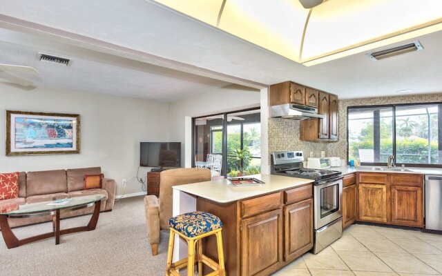 Rovigo Vacation Rental: Spacious Retreat with Panoramic Lake Views in Kings Lake. 4-BR, 4-Bathroom Home with Private Pool, just 3.4 Miles from the Vibrant Fifth Avenue South and Naples Attractions
