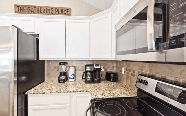 Latitude Adjustment - Private Pool/elevator!